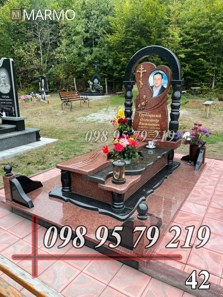 Одинарний пам'ятник з граніту №42