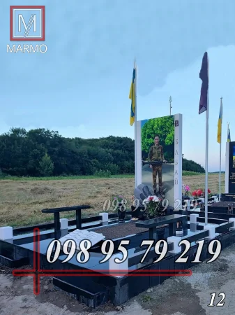 Пам'ятник з білого мармуру №12