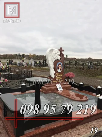 Пам'ятник з білого мармуру №19