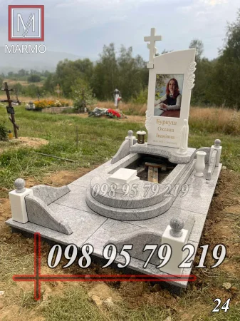 Пам'ятник з білого мармуру №24