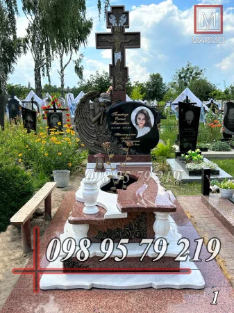 Пам'ятник з білого мармуру №1