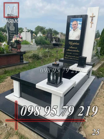 Пам'ятник з білого мармуру №25