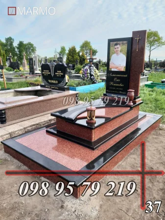 Одинарний пам'ятник з граніту №37