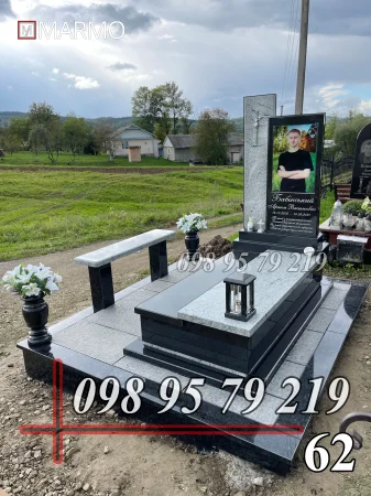 Одинарний пам'ятник з граніту №62