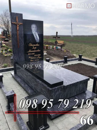 Одинарний пам'ятник з граніту №66